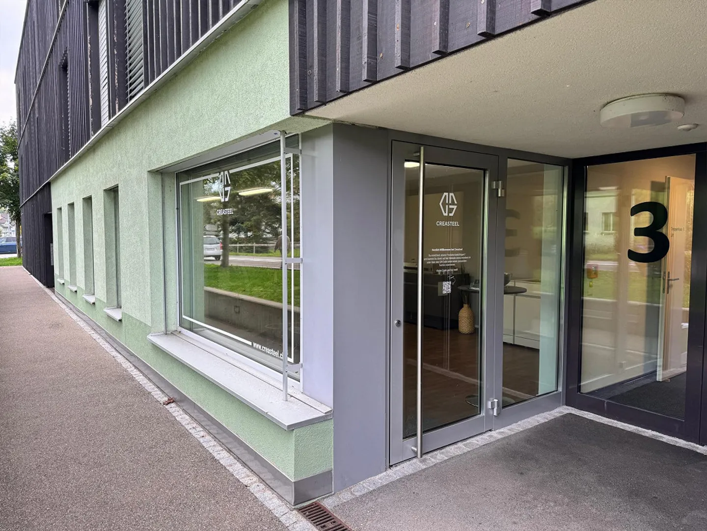 Commercial space with versatile usage potential - Photo 1 of 5