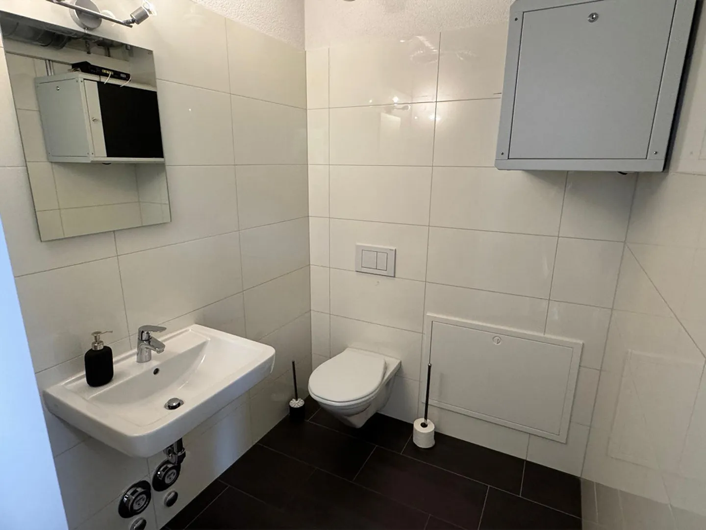 Commercial space with versatile usage potential - Photo 4 of 5