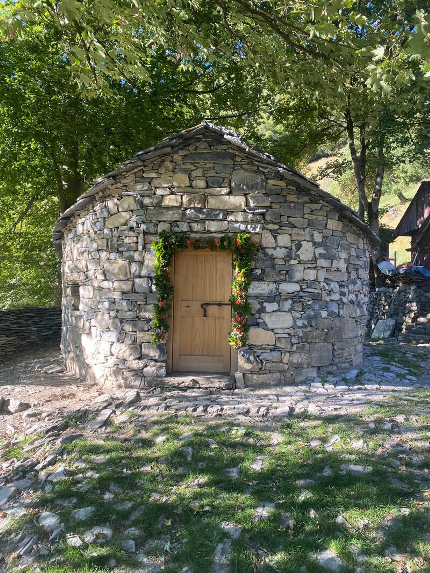 Rustic Mountain Farm with Warehouse - Photo 2 of 15