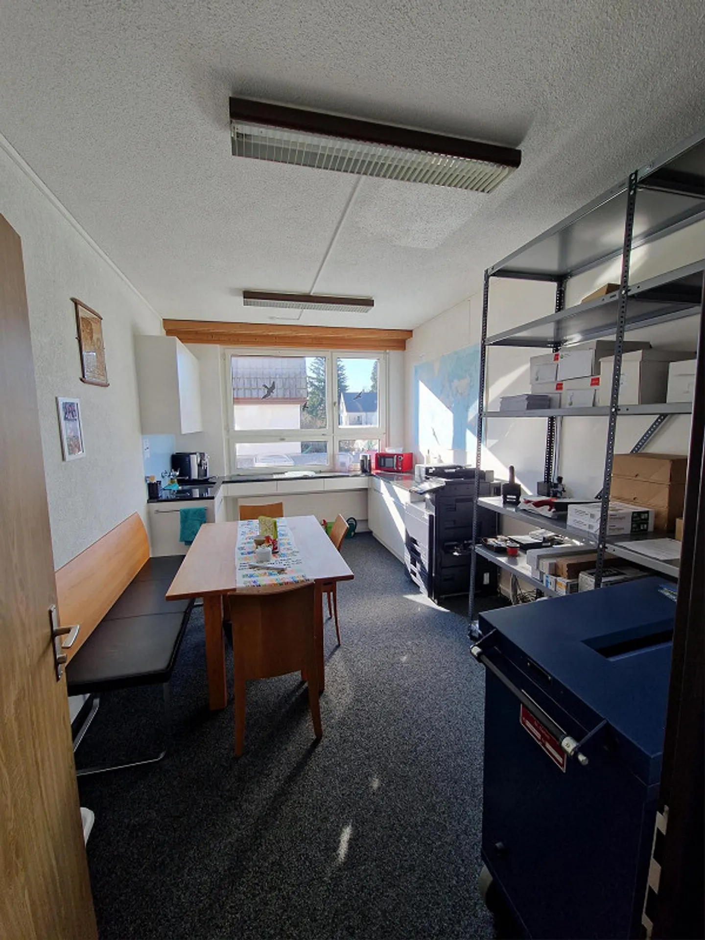 128 m² d'espace de bureau à louer ! - Photo 3 sur 11