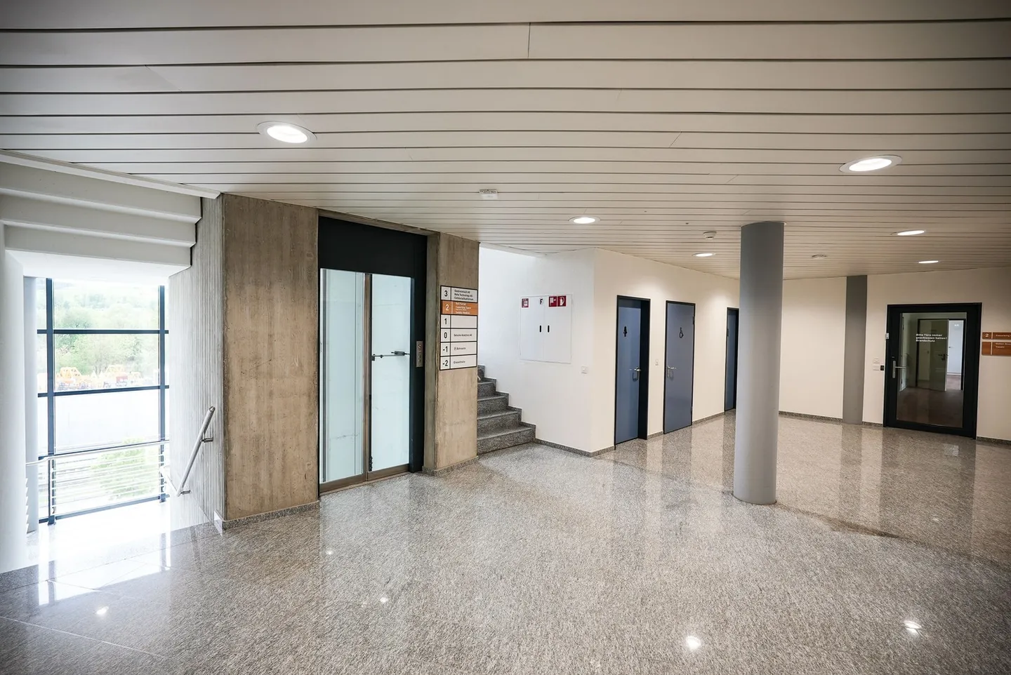 Vermietung Büro-/ Gewerbeflächen im 1. Obergeschoss - Foto 3 von 12