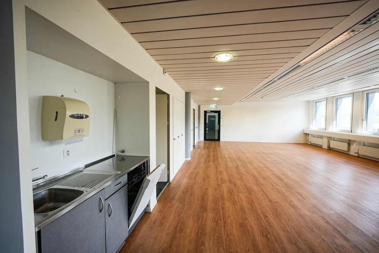 Vermietung Büro-/ Gewerbeflächen im 1. Obergeschoss - Foto 7 von 12