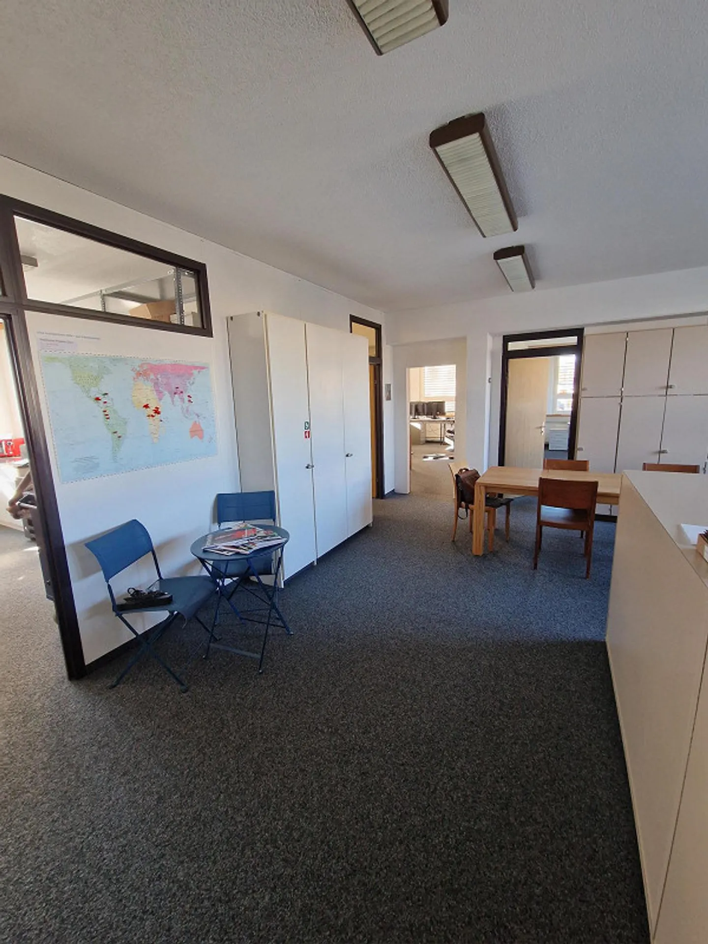 128 m² d'espace de bureau à louer ! - Photo 5 sur 11