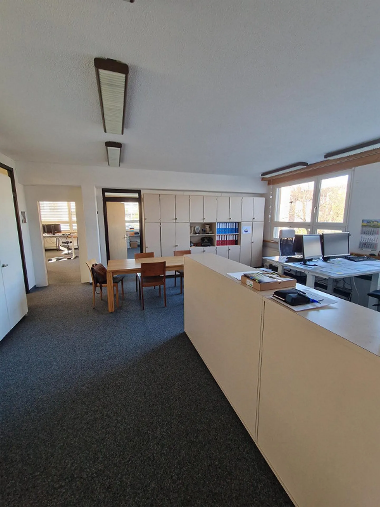 128 m² d'espace de bureau à louer ! - Photo 6 sur 11