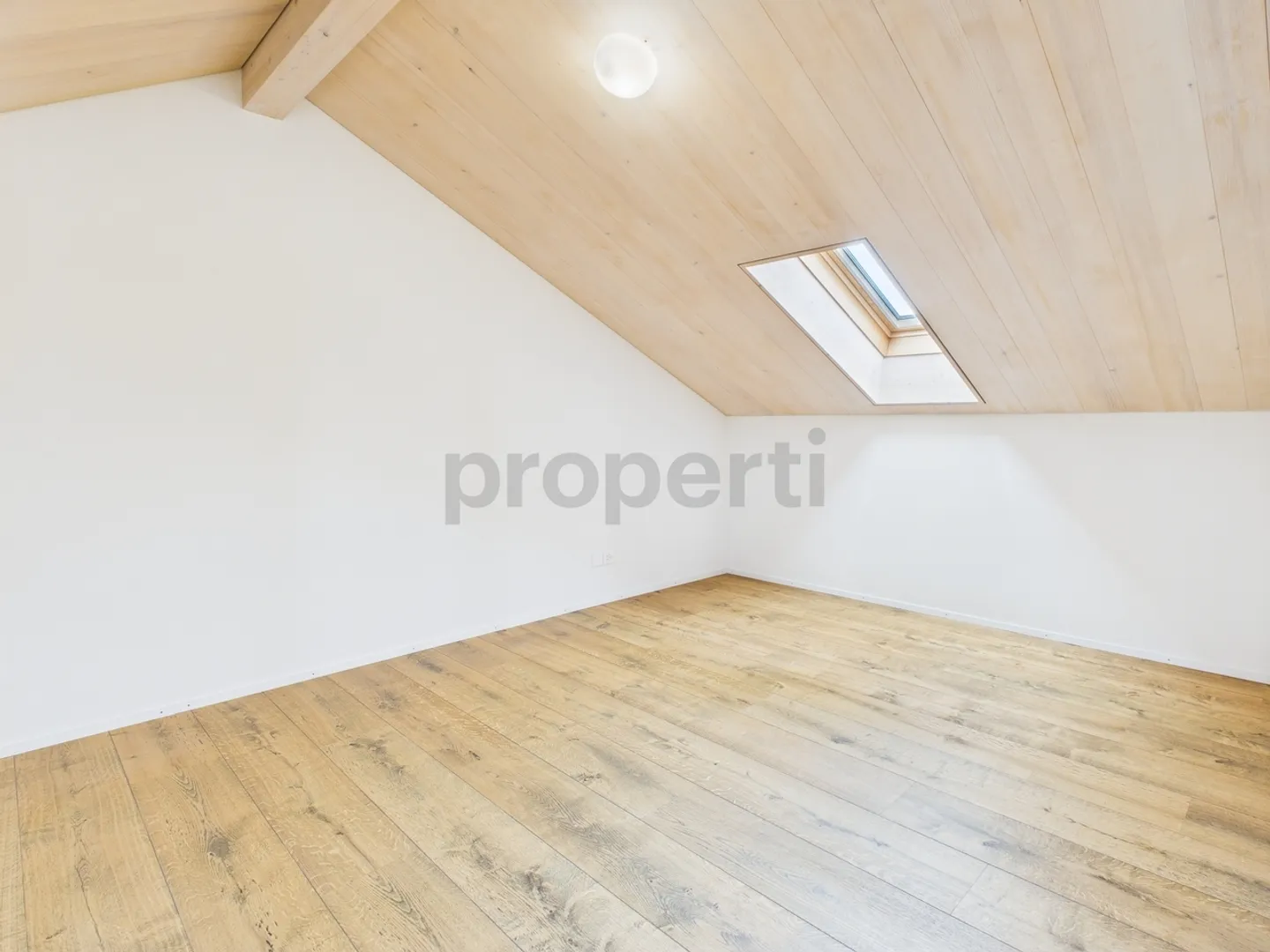 Historisches Wohnen trifft modernen Komfort  4-Zimmer-Wohnung in Grosshöchstetten, BE - Foto 8 von 10