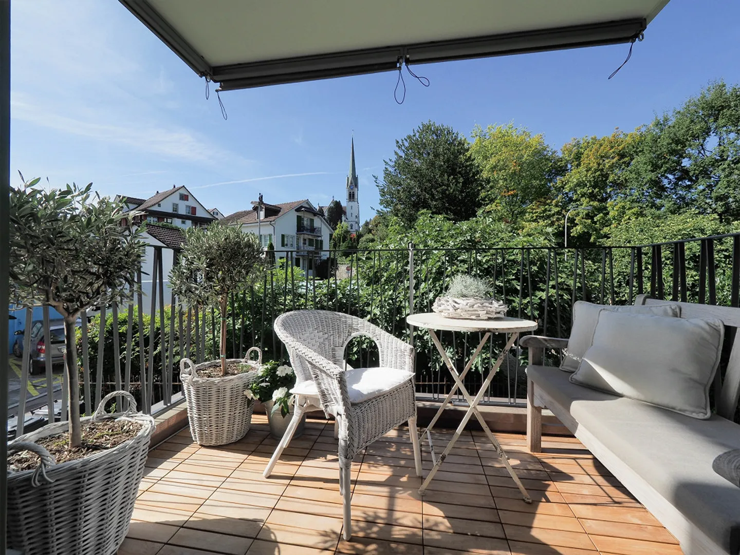 Nel centro del villaggio di Richterswil! - Foto 1 di 10