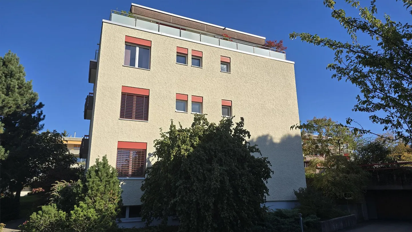 Spacious 2.5 Room Apartment with a View of the Greenery - Photo 10 of 10