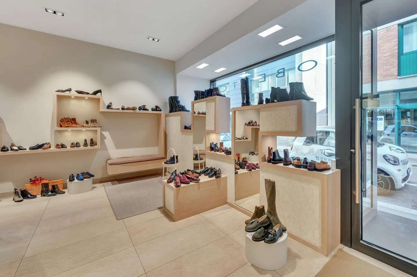 Locaux dans le centre de Lugano - Photo 3 sur 4