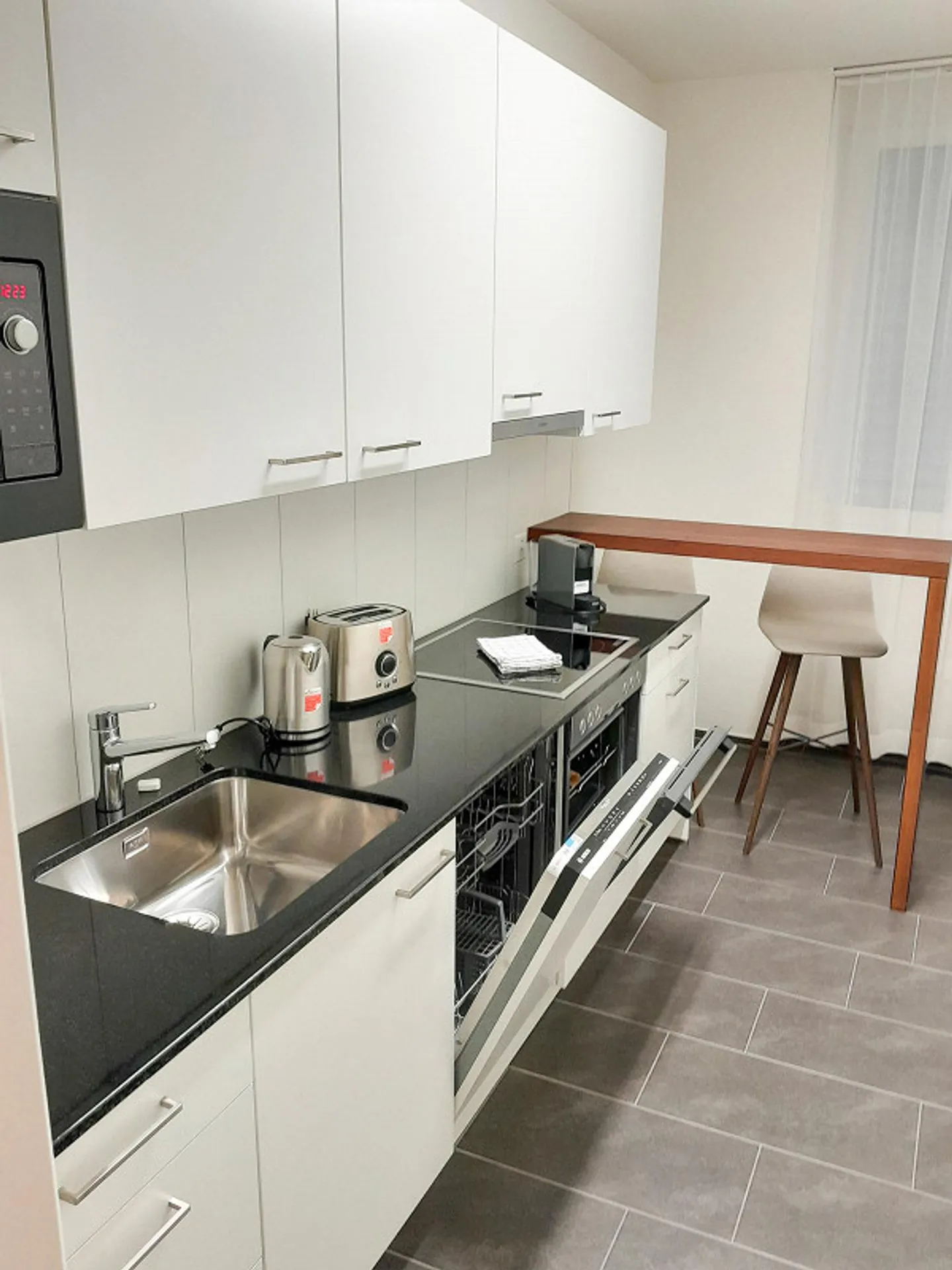 Appartement meublé 2.5 pièces avec service - Centre-ville / Downtown Bâle - Photo 3 sur 9
