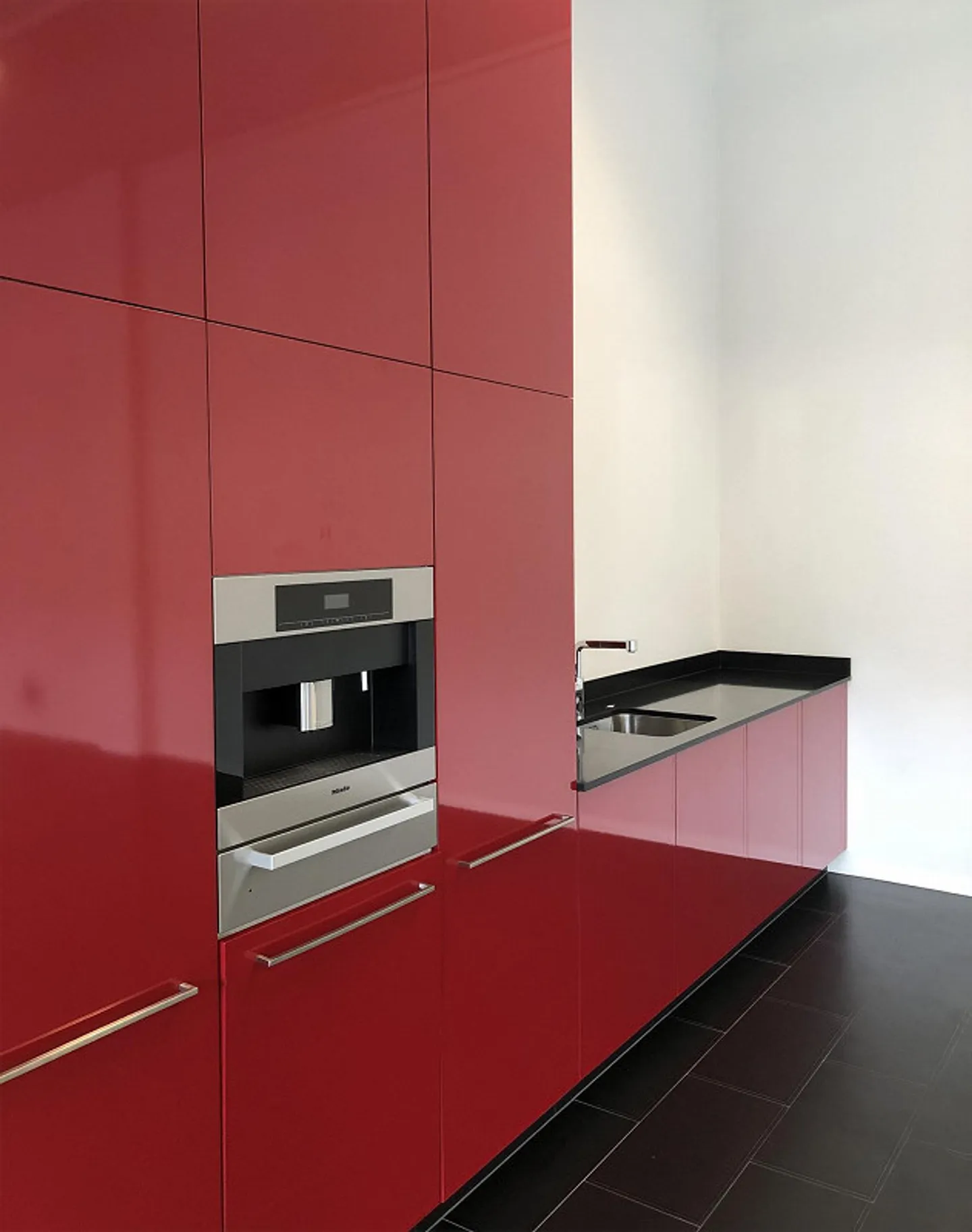 Attraktiv ausgebaute Laden- / Ausstellungsfläche mit klimatisierten Büros - Foto 4 von 7