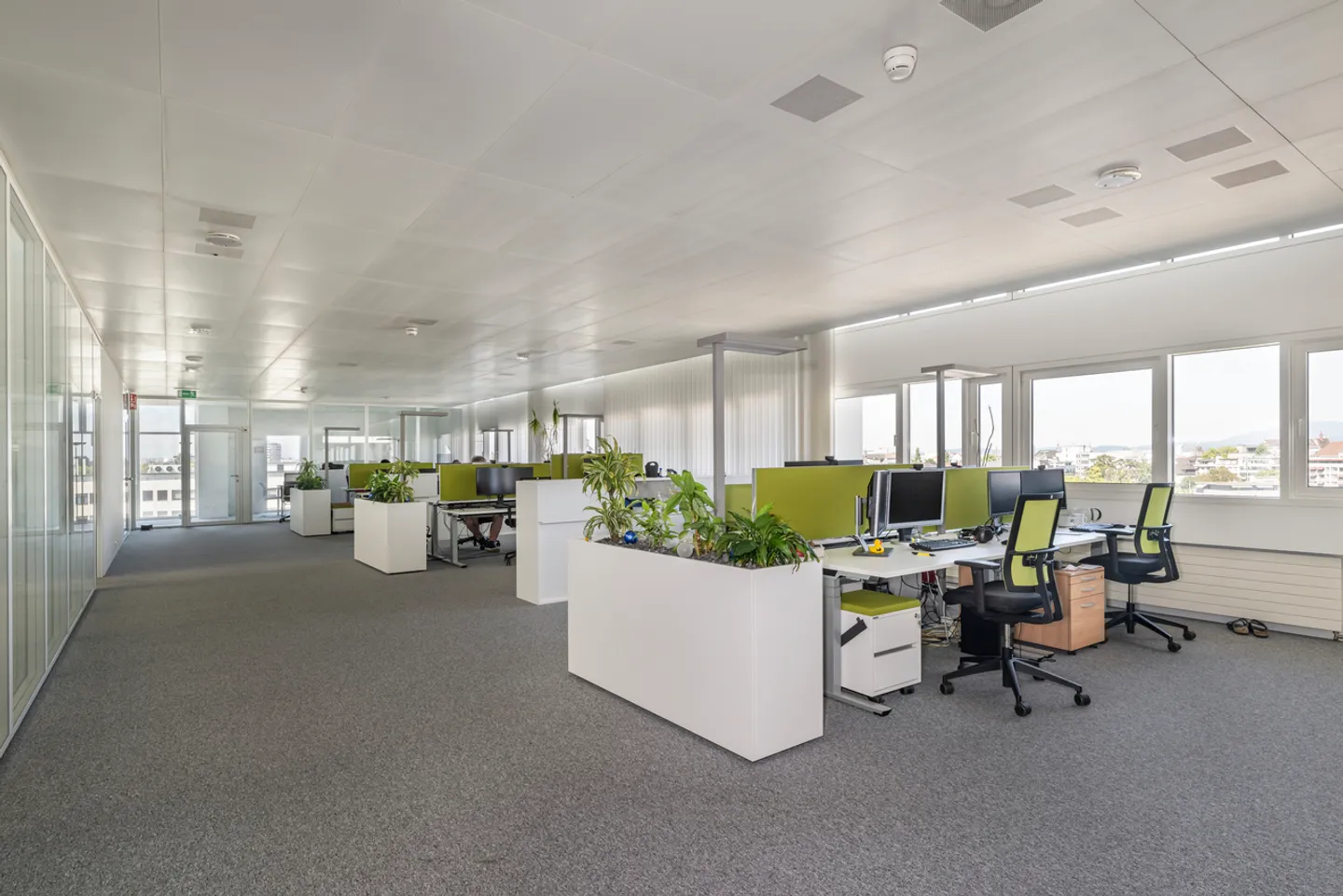 Espaces de bureau - dans le White Plaza près de la gare SBB, environ 200m2 à 400m2 - Photo 3 sur 13