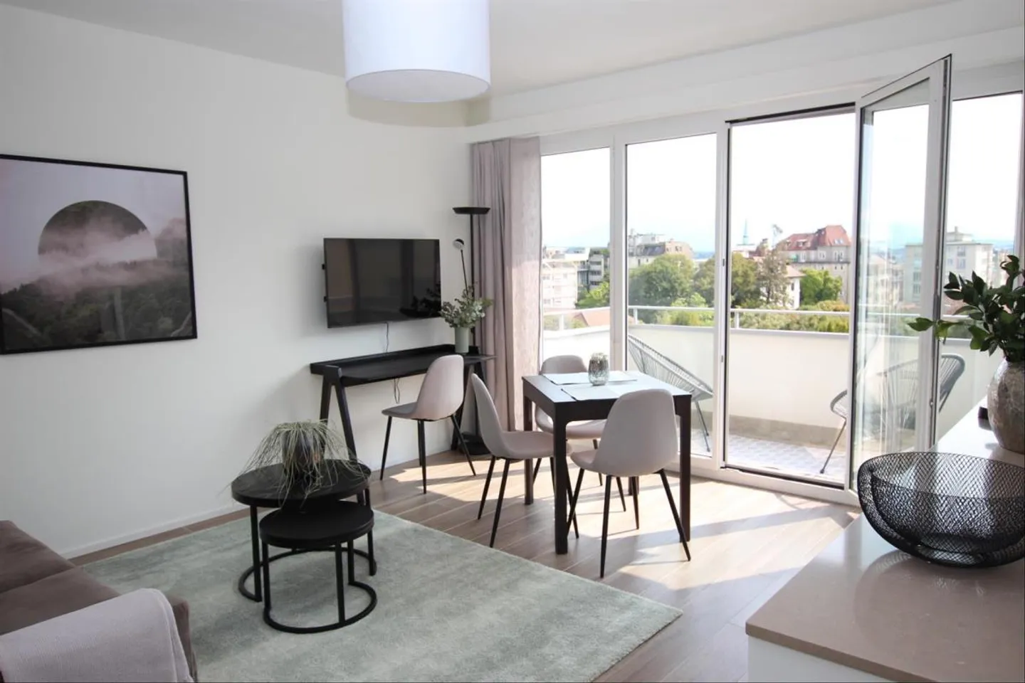 Studio Incantevole con Vista Lago - Foto 1 di 6
