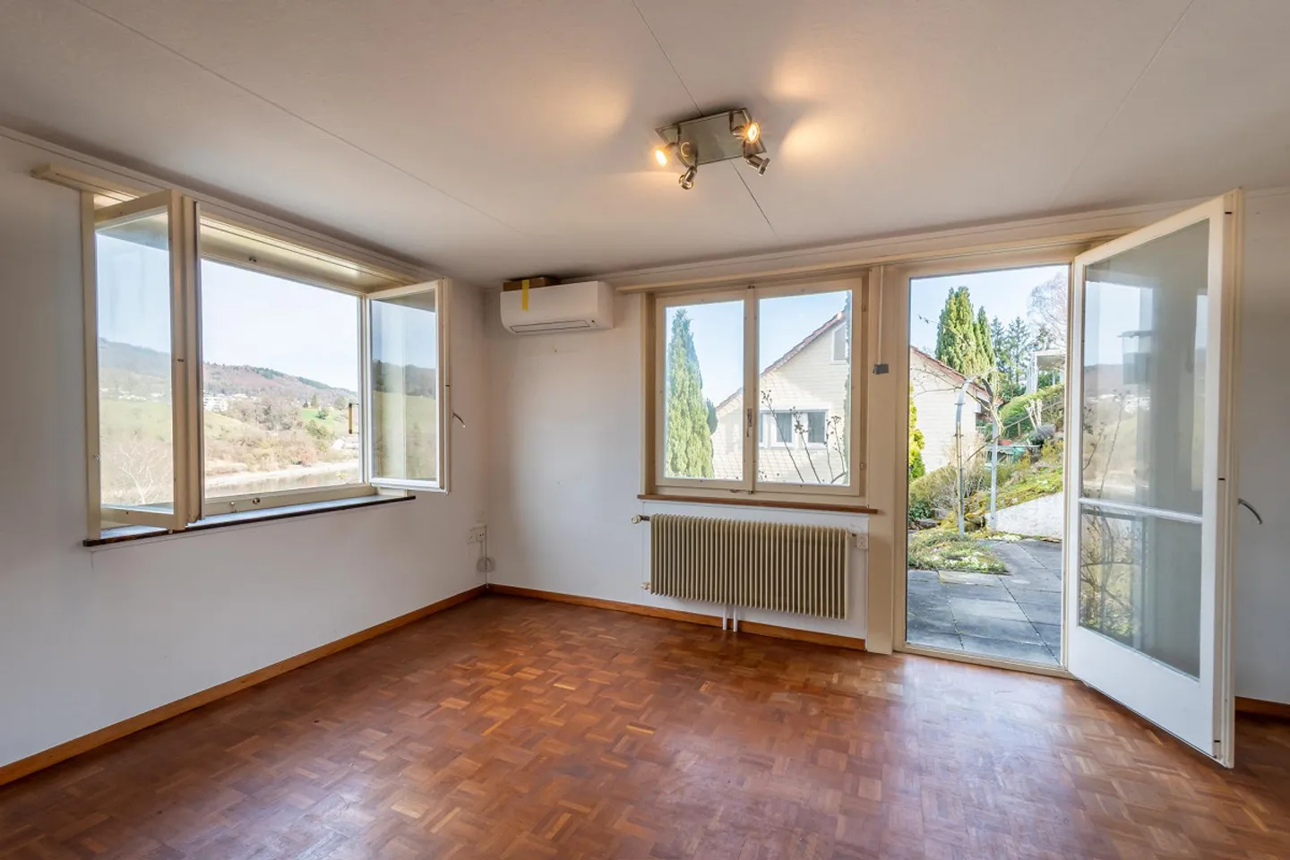 Charmantes Haus mit Traumhaftem Ausblick - Foto 7 von 16