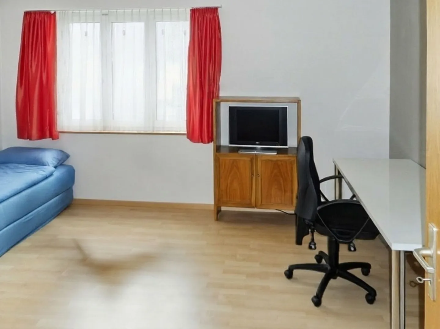 Belle appartement de 3.5 pièces dans un endroit calme à Ettenhausen - Photo 2 sur 2