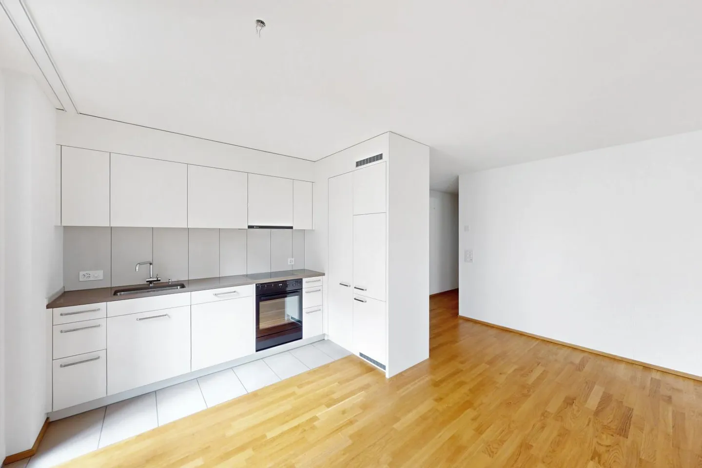 Vie moderne - Altstetten - Photo 2 sur 5