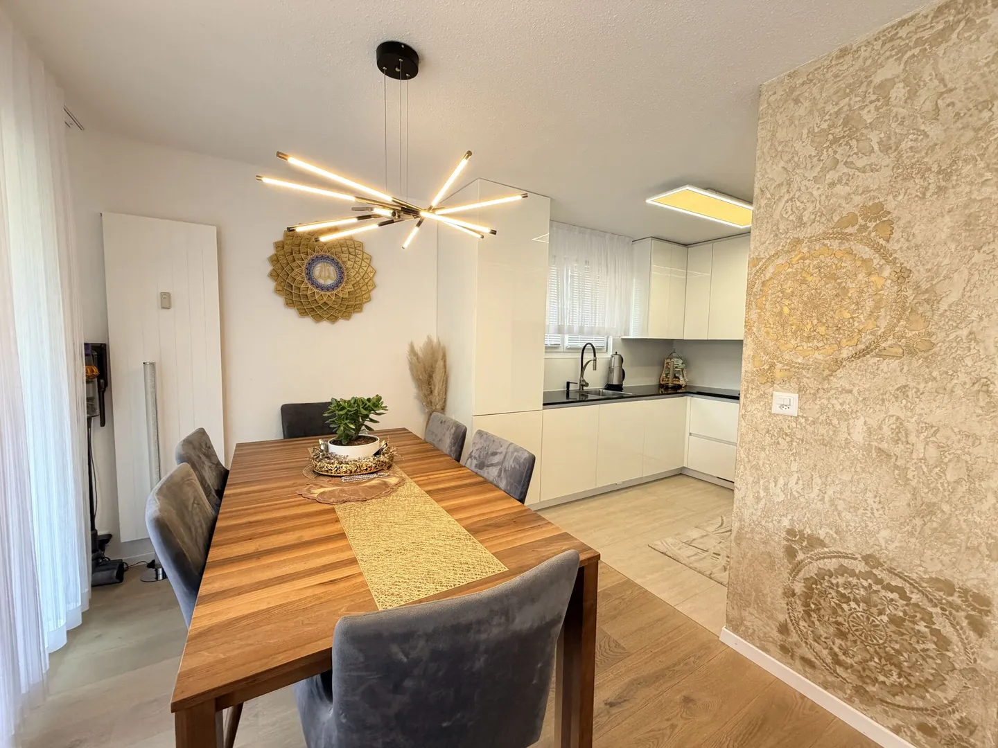 Appartamento attraente di 4,5 stanze con molto comfort abitativo - Foto 7 di 11