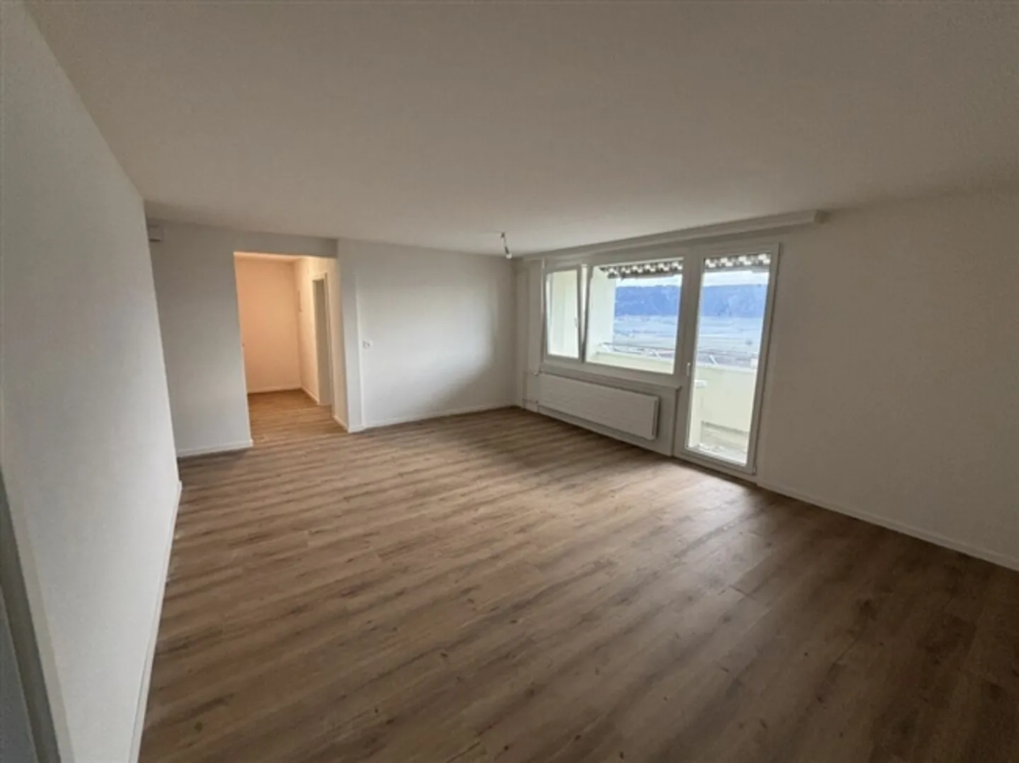 «Komplett renoviertes 4-Zimmer-Apartment» - Foto 3 von 11