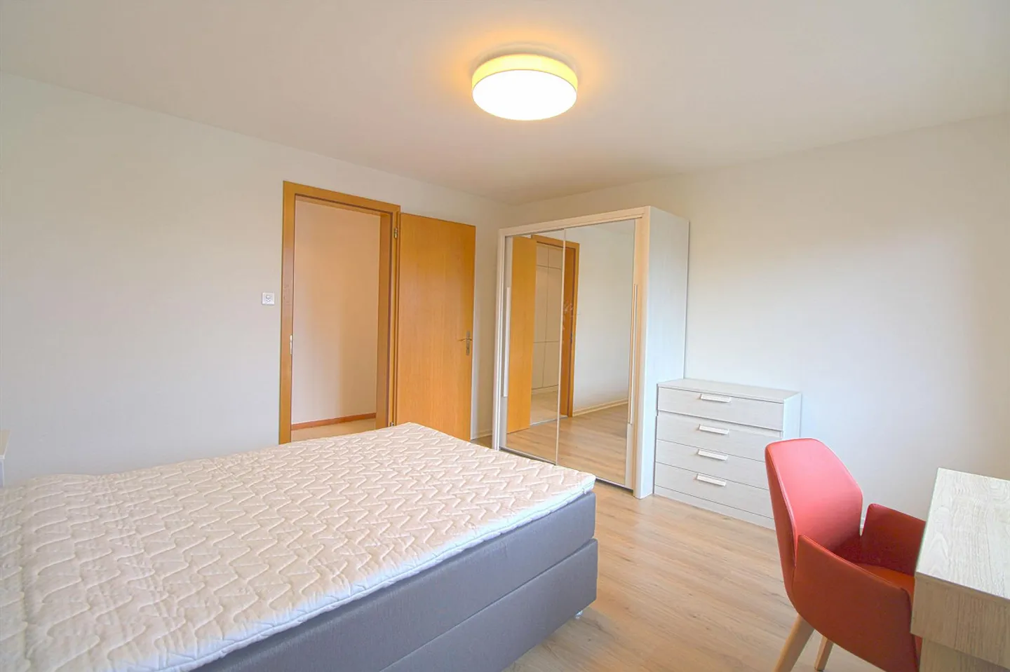 VISITE EN LIGNE Chambre Partagée - Photo 3 sur 9