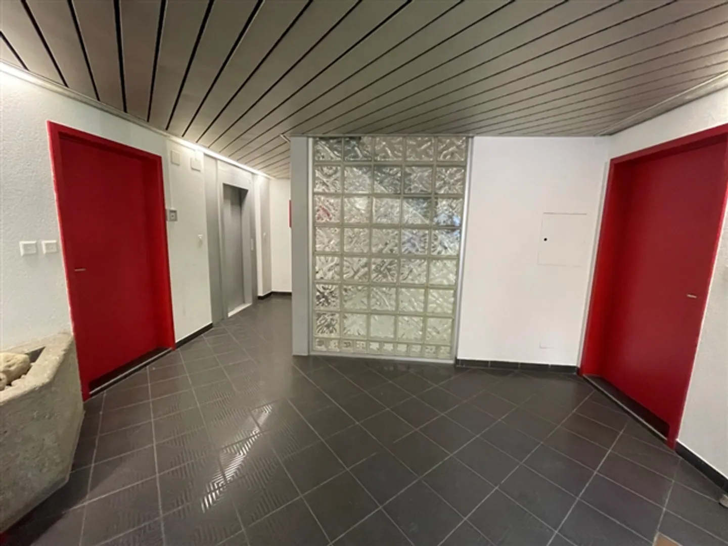 À LOUER Espace Commercial de 200 m2 - Photo 1 sur 3