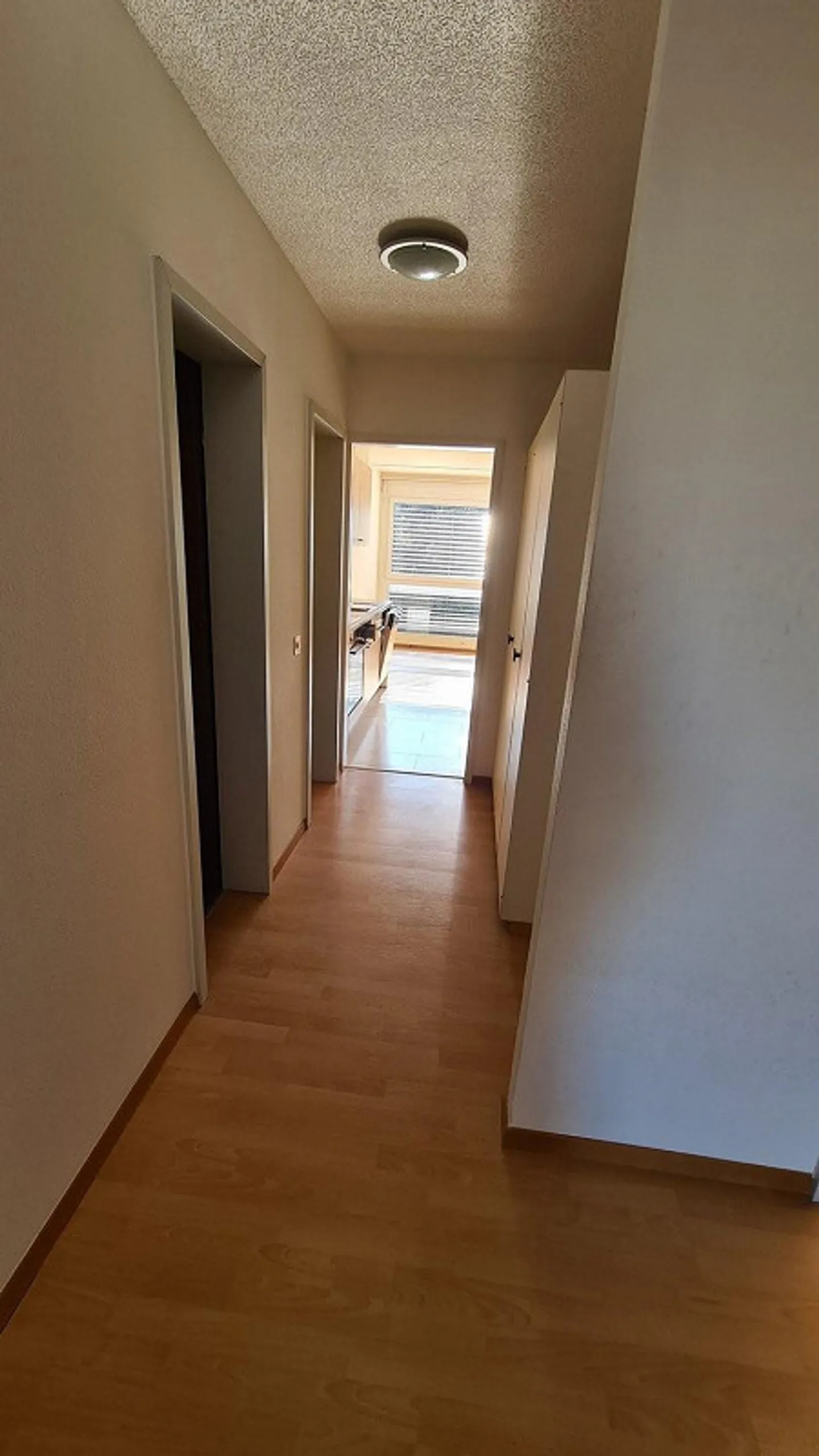 Sonnige 3.5-Zimmerwohnung mit Weitsicht im Kleefeld - Foto 7 von 10