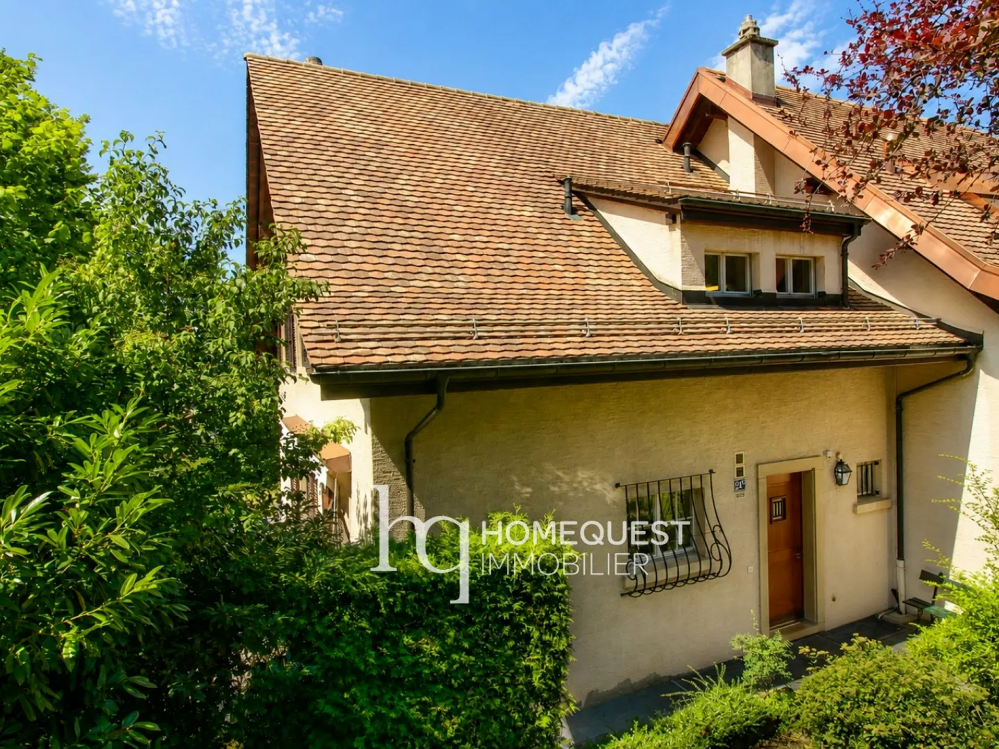 Elegant Semi-Detached Villa - Photo 2 of 12