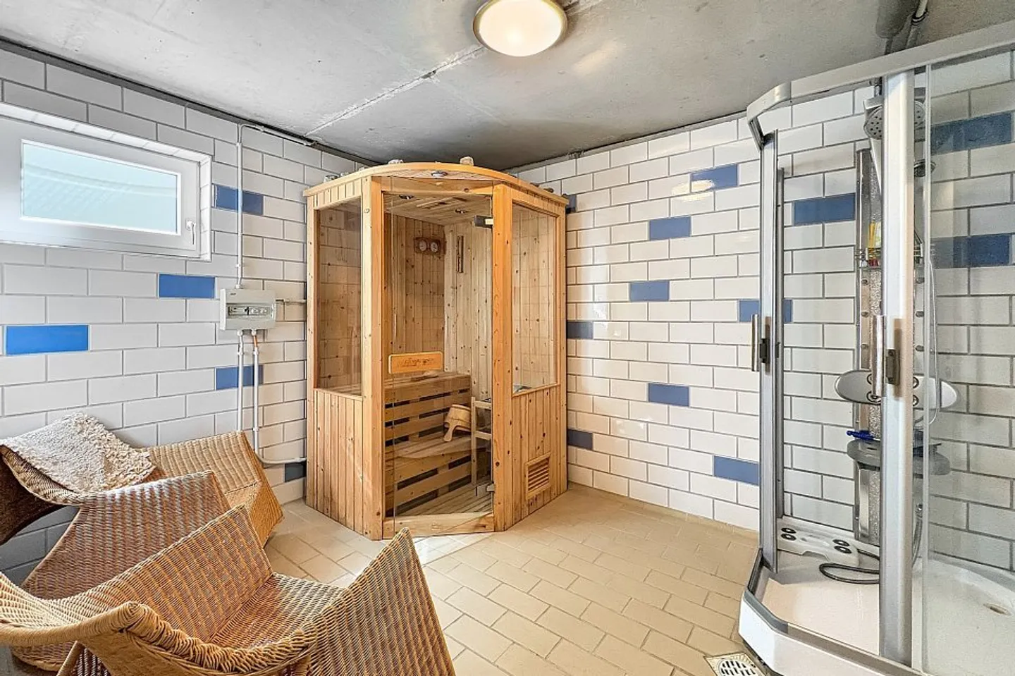 Freistehendes Einfamilienhaus mit Stil und Privacy - Photo 11 sur 13