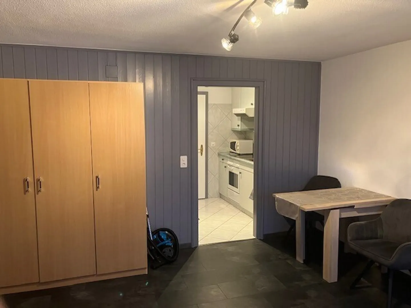 Nice furnished studio for rent year-round, close to the bus stop - Photo 2 of 5