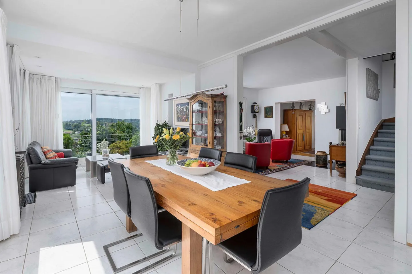 Grosszügiges Familienhaus mit Traumgarten und Weitblick - Foto 2 von 6