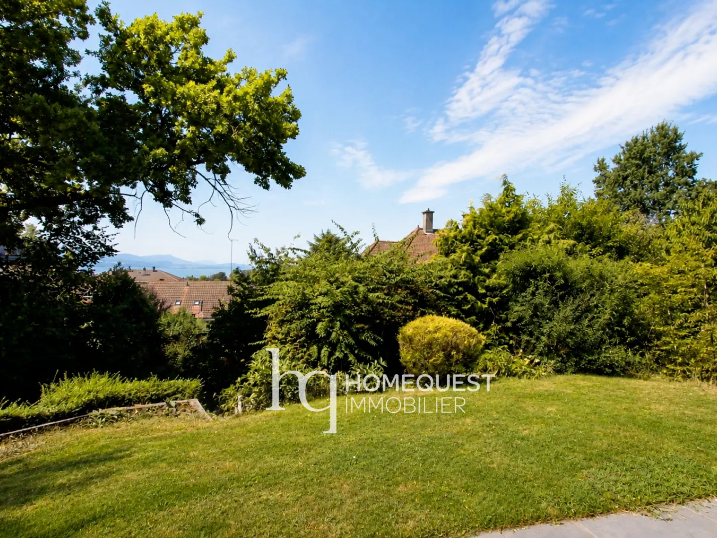 Elegant Semi-Detached Villa - Photo 12 of 12