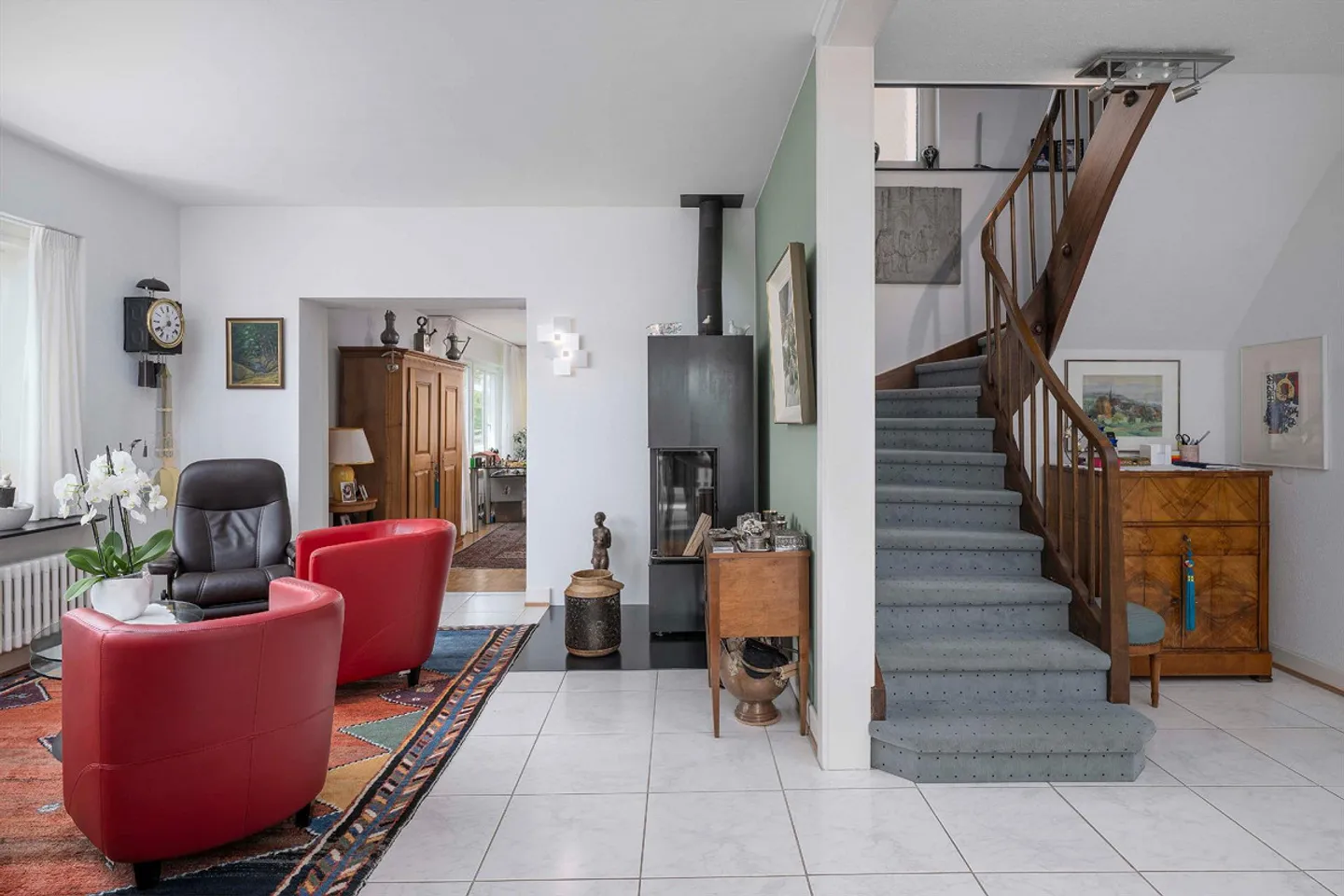 Grosszügiges Familienhaus mit Traumgarten und Weitblick - Foto 3 von 6