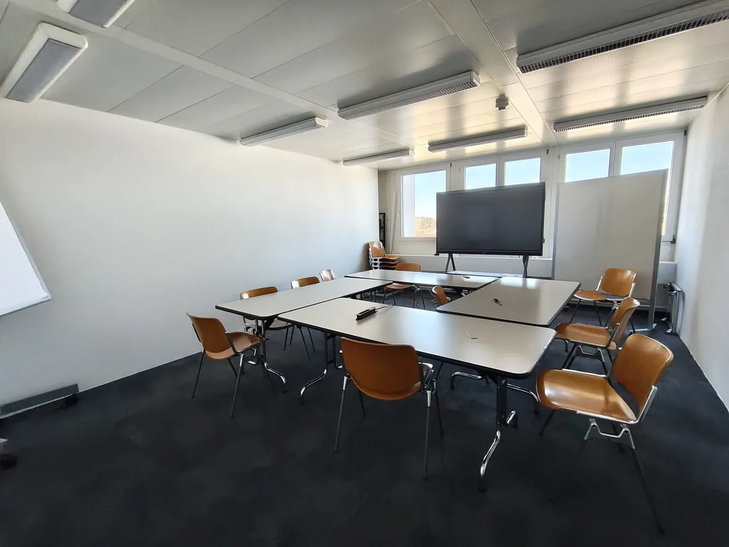 Ambienti di lavoro con carattere – Spazi per uffici in un contesto urbano - Foto 5 di 9