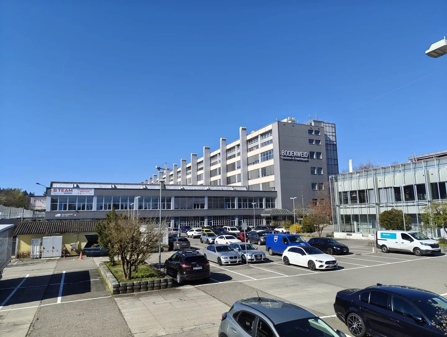 Ambienti di lavoro con carattere – Spazi per uffici in un contesto urbano - Foto 1 di 9