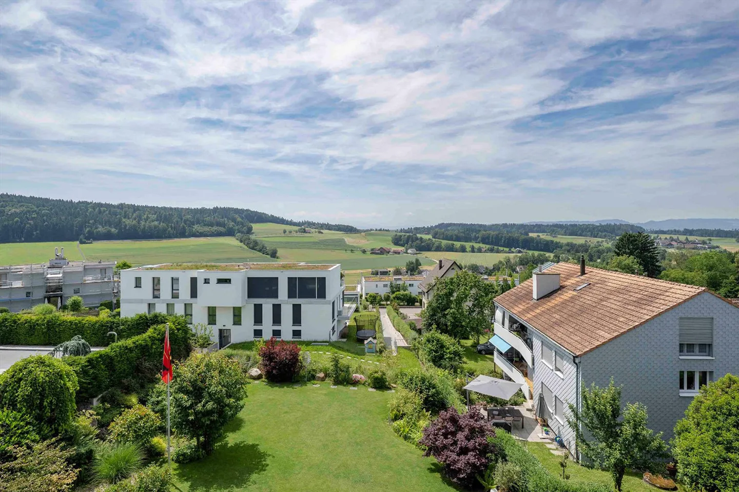 Grosszügiges Familienhaus mit Traumgarten und Weitblick - Foto 5 von 6