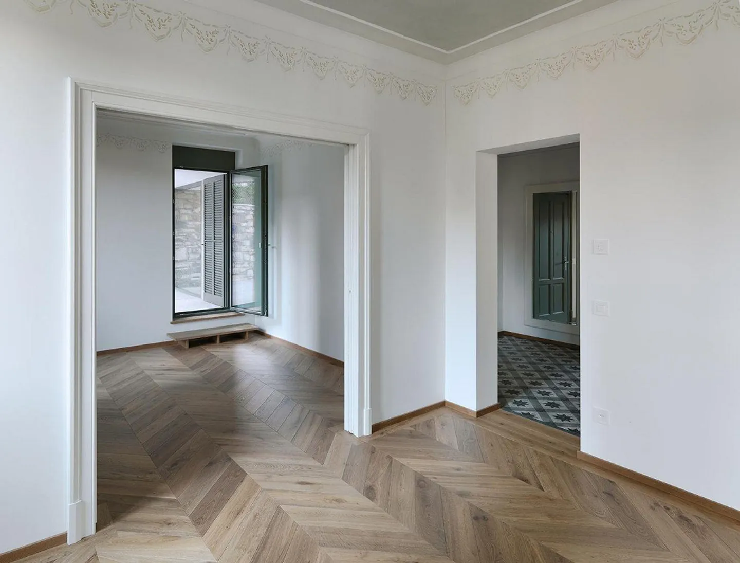 Elegant apartment with garden in historic villa - Photo 15 of 16