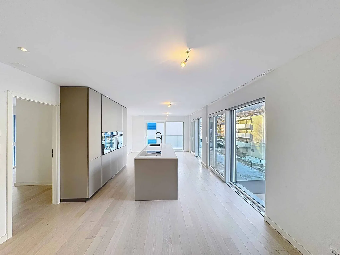 Appartement moderne avec vue montagne - Photo 5 sur 13