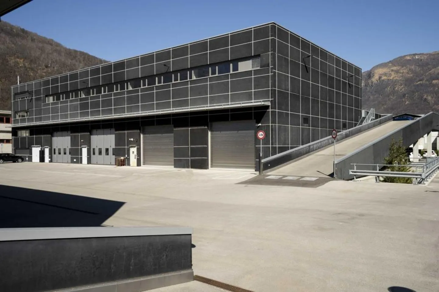 Gewerbefläche in Mezzovico - Foto 2 von 4