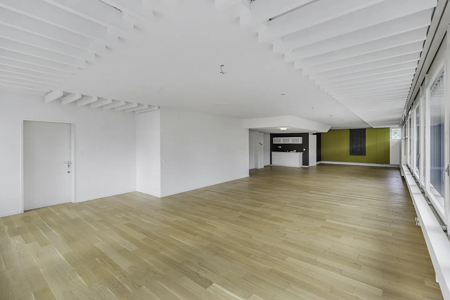 Spazio ufficio di alto livello con WC e cucina privati - Foto 2 di 2