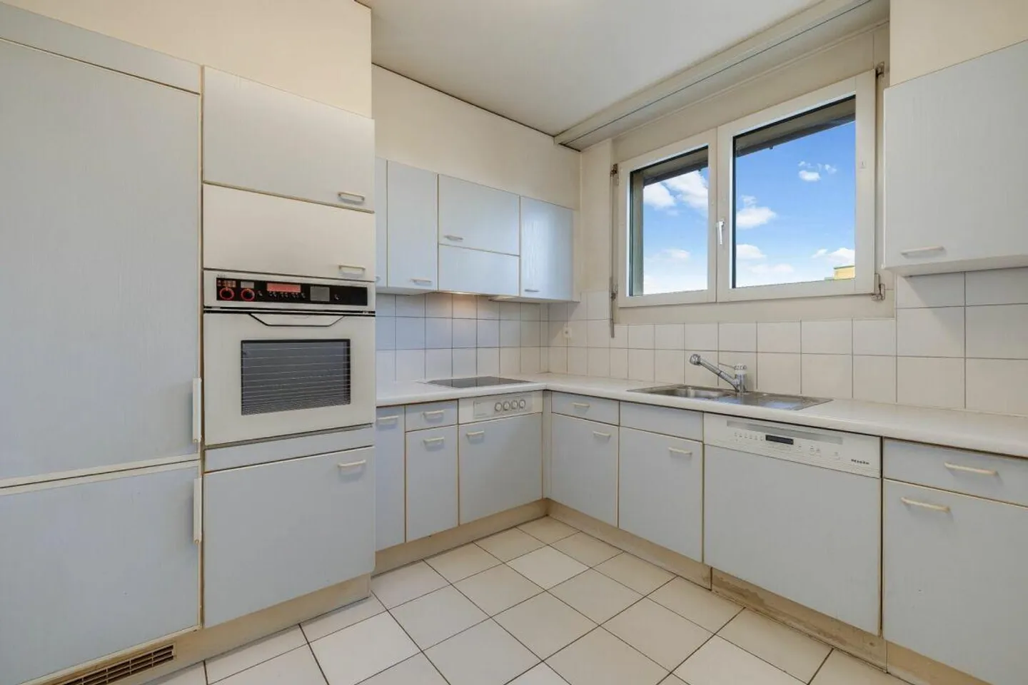 «Über den Dächern von Basel- 4.5-Zi. Attikawohnung mit 2 Terrassen und 2 AEP» - Foto 6 von 13