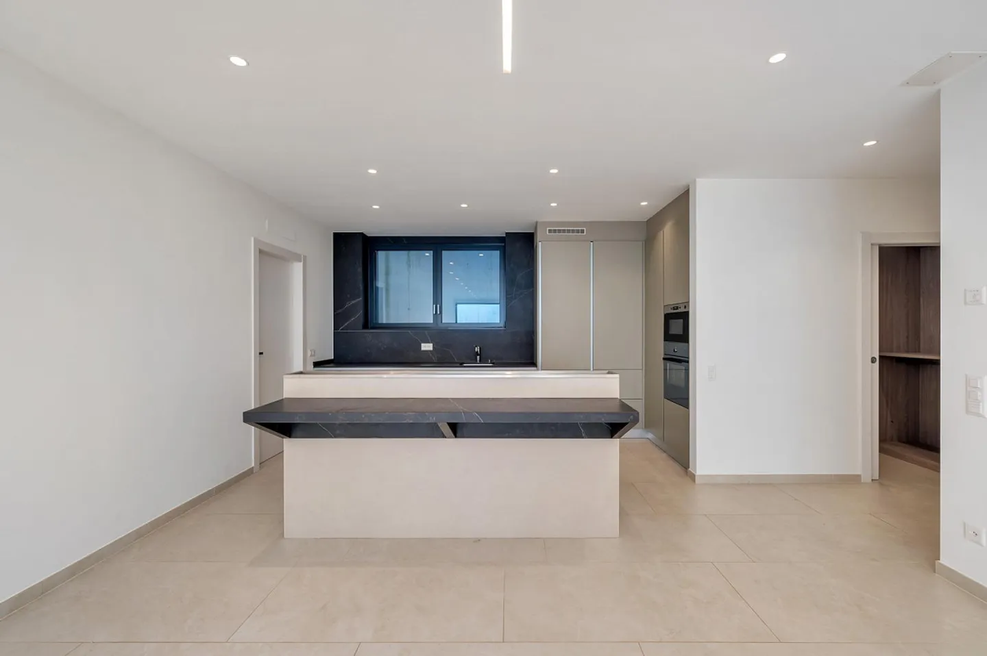 Elegantes Apartment mit Seeblick - Foto 7 von 12