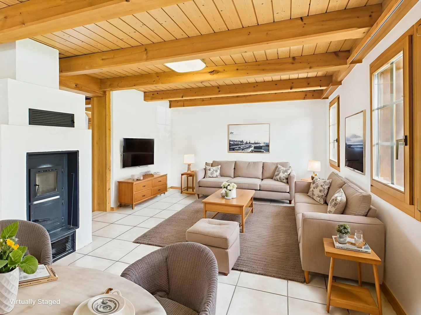 Casa a schiera ristrutturata di 5,5 stanze a Mattstetten - Foto 1 di 13