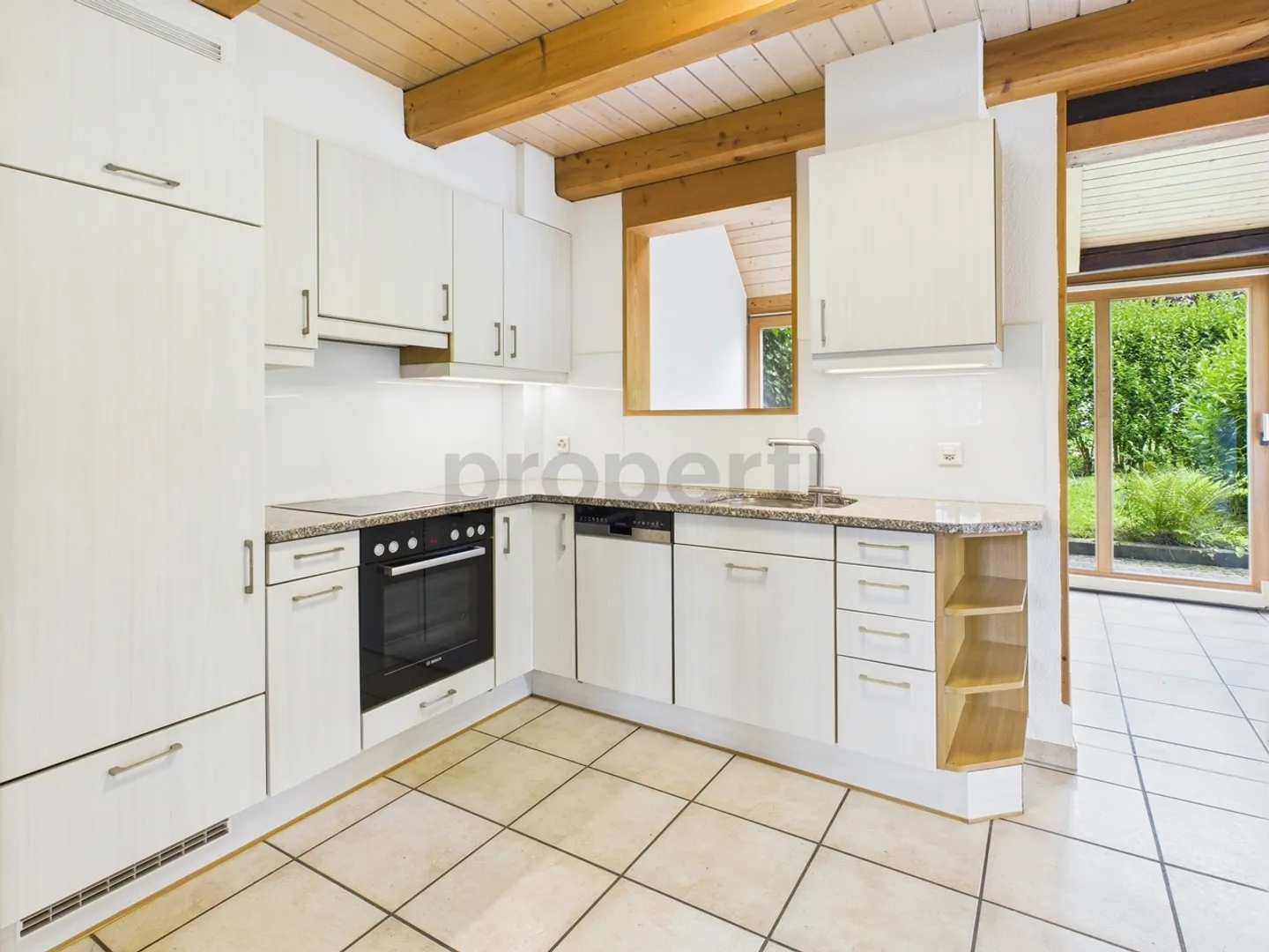 Casa a schiera ristrutturata di 5,5 stanze a Mattstetten - Foto 2 di 13