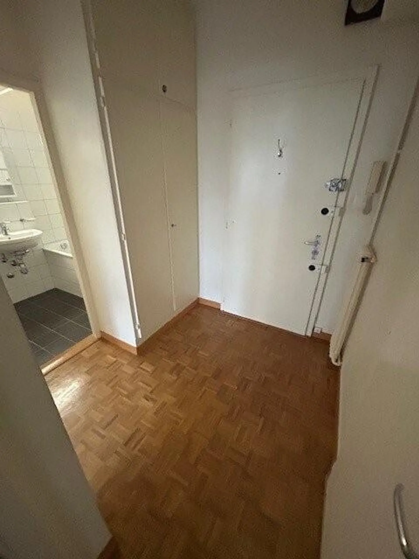 Zu ergreifen! Wunderschönes Studio in der Nähe des Stadtzentrums von Genf! - Foto 2 von 5