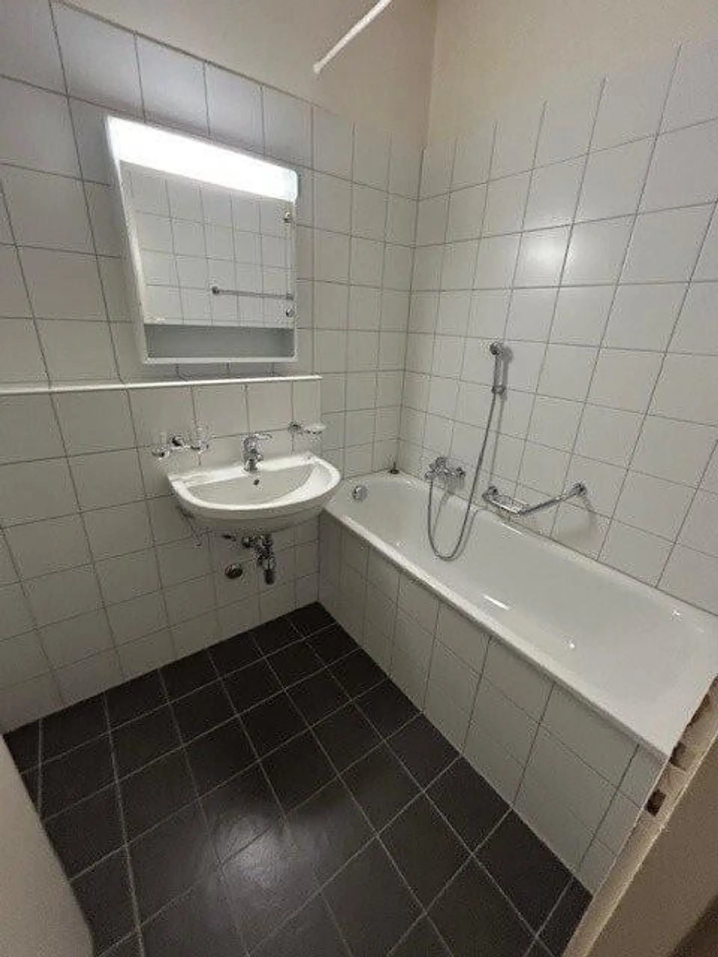 Zu ergreifen! Wunderschönes Studio in der Nähe des Stadtzentrums von Genf! - Foto 5 von 5