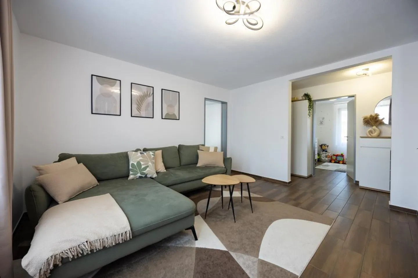 Casa di 4 famiglie ristrutturata e completamente affittata - Foto 2 di 6