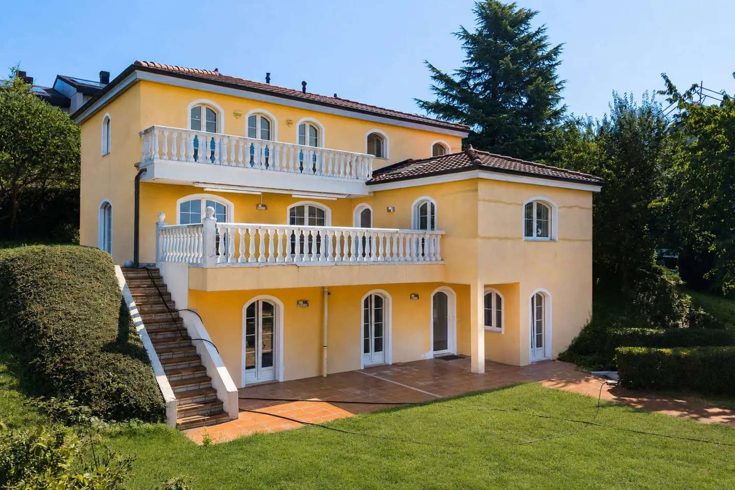 Une villa rare au charme méditerranéen - Photo 2 of 13