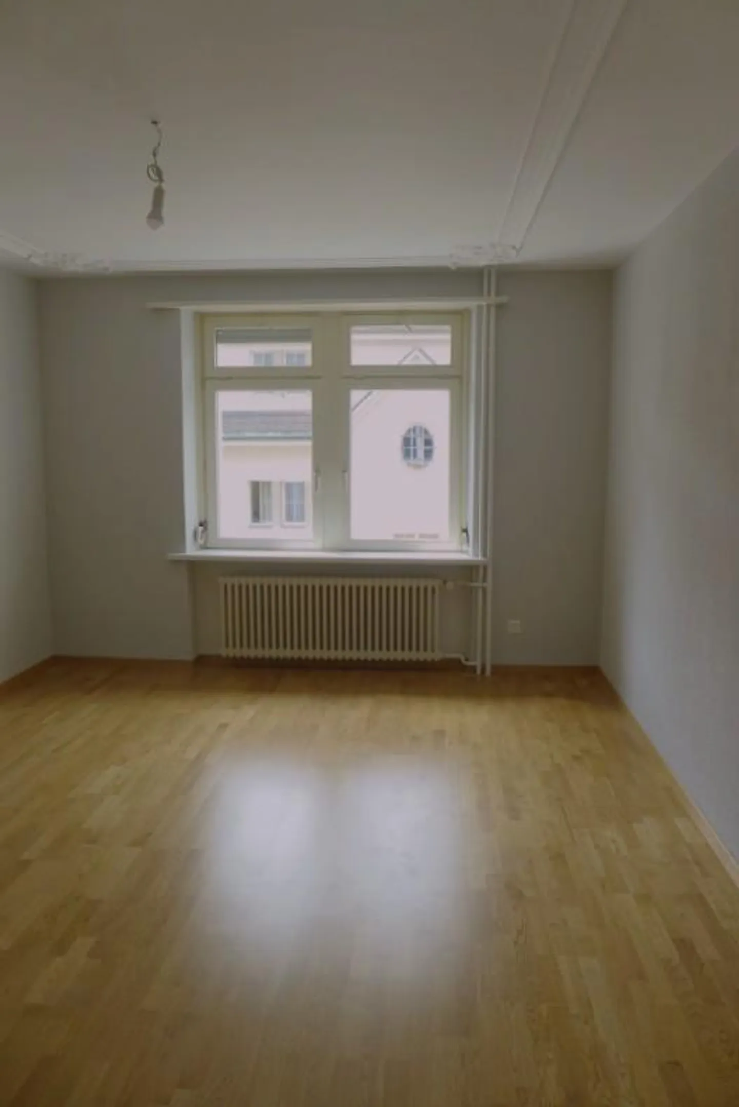 La vie urbaine rencontre la tranquillité : Appartement 3 pièces élégant - Photo 3 sur 5