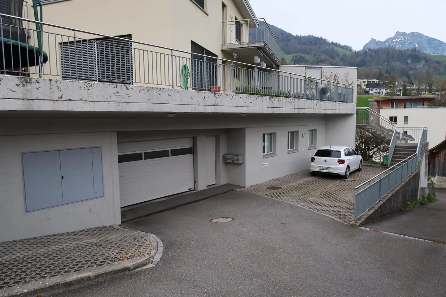 Casa familiare doppia di 6 1/2 stanze - Foto 3 di 18