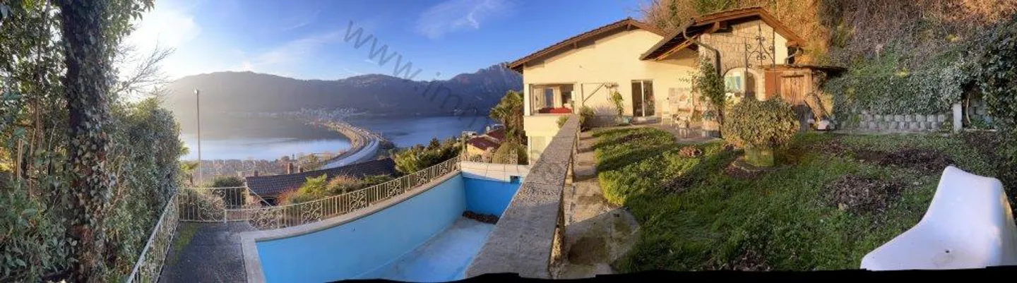 Villa with beautiful lake view in Bissone - Photo 11 of 12