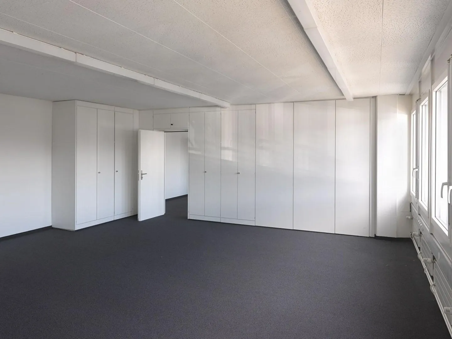 Collegamento perfetto ai mezzi pubblici e alla rete stradale: 166 m2 di spazio ufficio - Foto 6 di 6