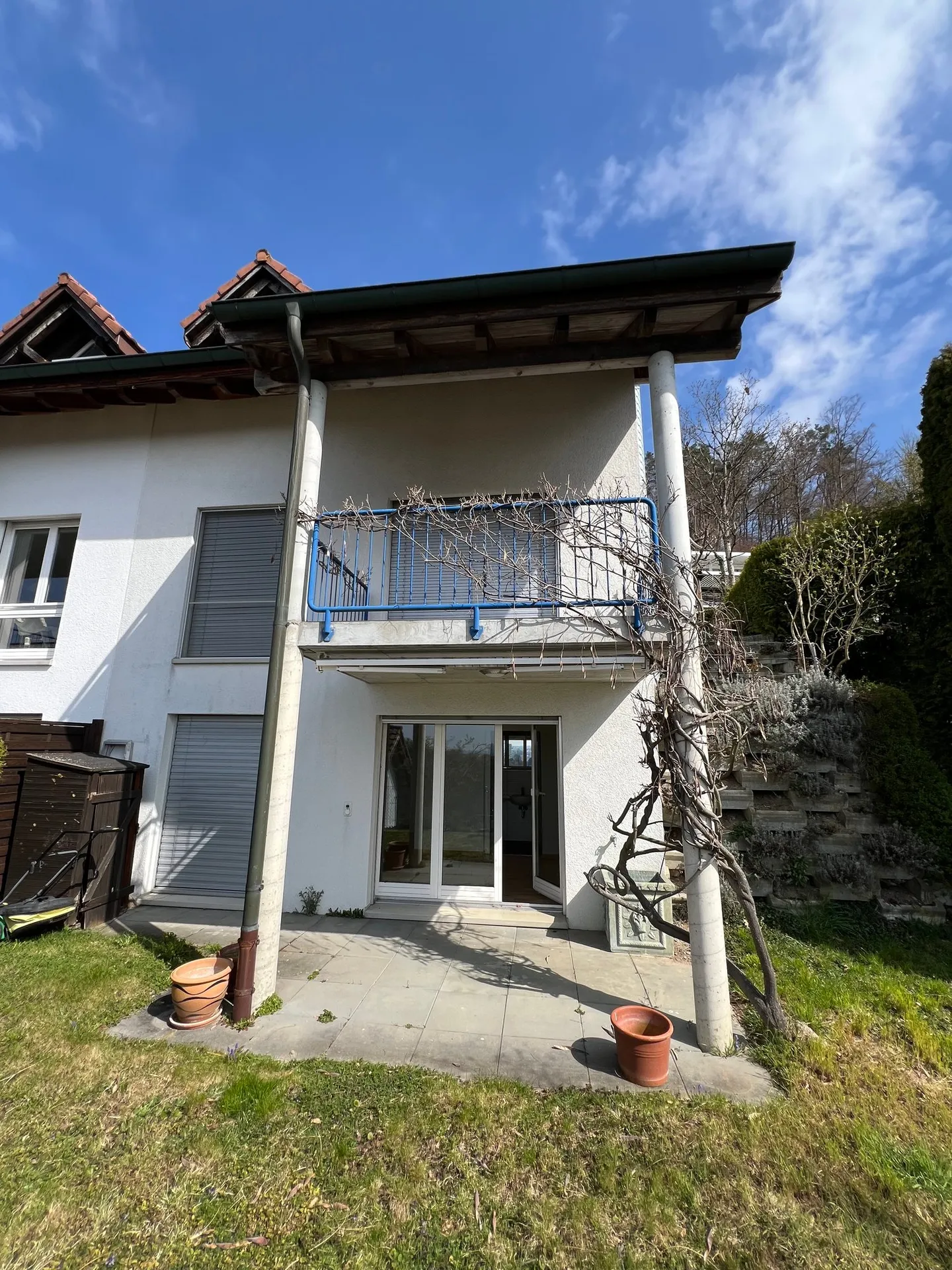 Charmante maison semi-détachée de 5,5 pièces avec jardin et vue à Stettlen - Photo 1 sur 8